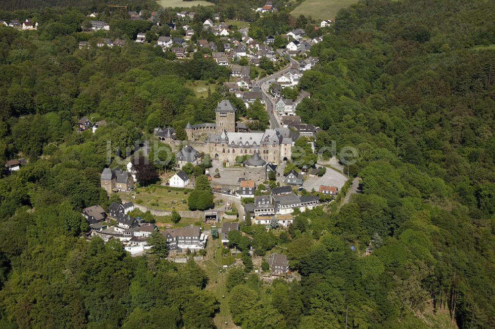 Burg / Solingen aus der Vogelperspektive: Schloss Burg ,die größte rekonstruierte Burganlage in Nordrhein-Westfalen