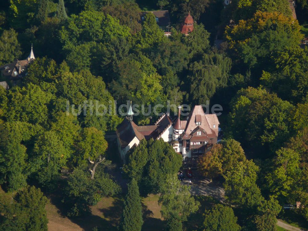 Freiburg im Breisgau aus der Vogelperspektive: Schloss-cafe auf dem Lorettoberg in Freiburg, Baden-Württemberg