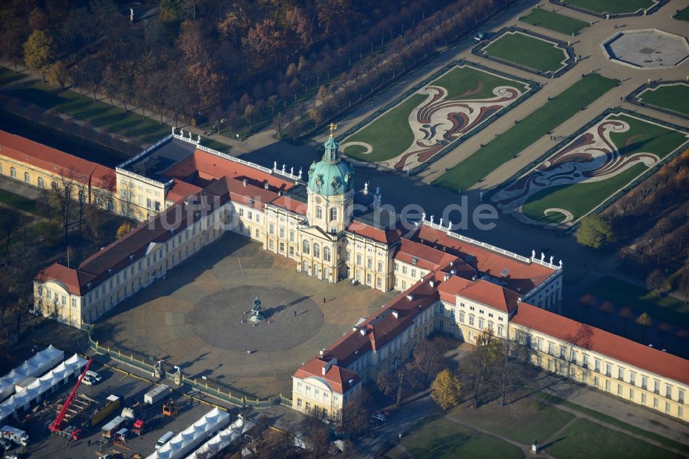 Berlin von oben - Schloß Charlottenburg in Berlin