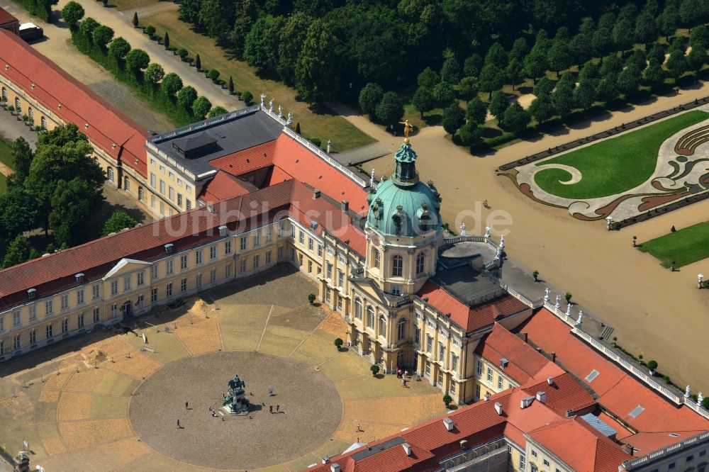 Luftaufnahme Berlin - Schloß Charlottenburg in Berlin