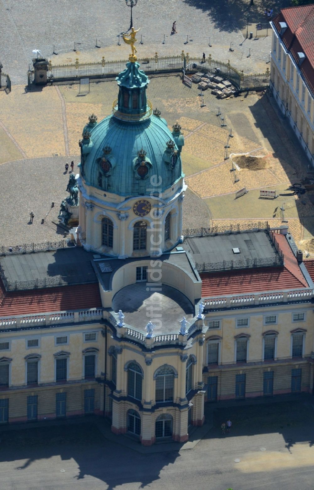 Luftaufnahme Berlin - Schloß Charlottenburg in Berlin