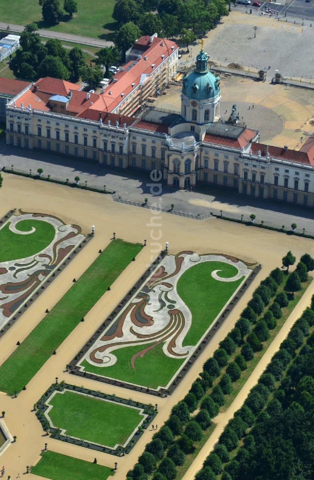 Berlin von oben - Schloß Charlottenburg in Berlin