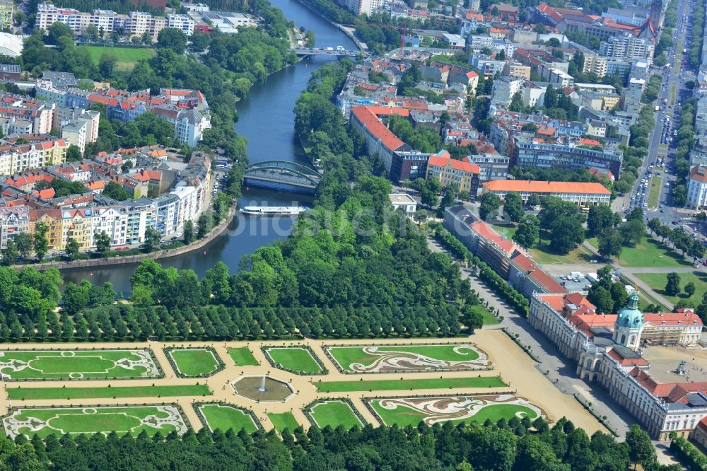 Luftaufnahme Berlin - Schloß Charlottenburg in Berlin