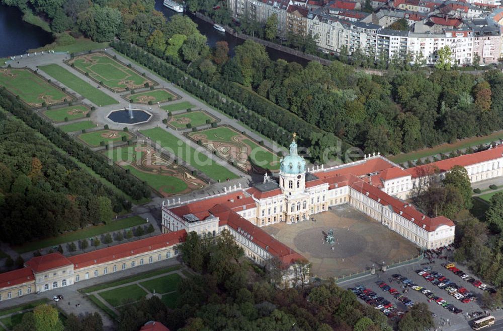 Berlin von oben - Schloss Charlottenburg in Berlin