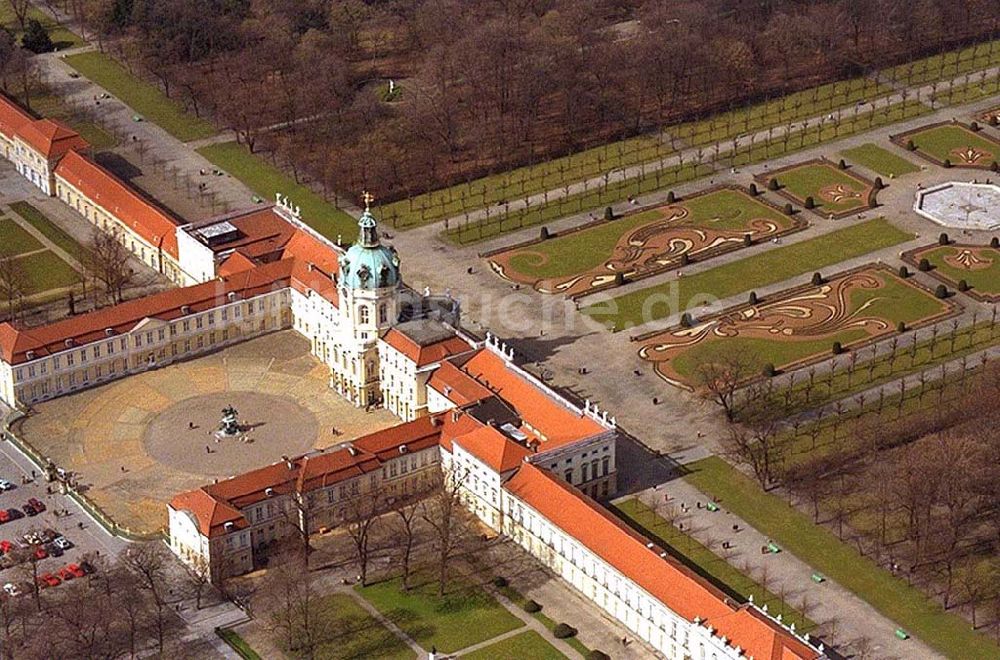 Berlin von oben - Schloss Charlottenburg in Berlin-Charlottenburg.