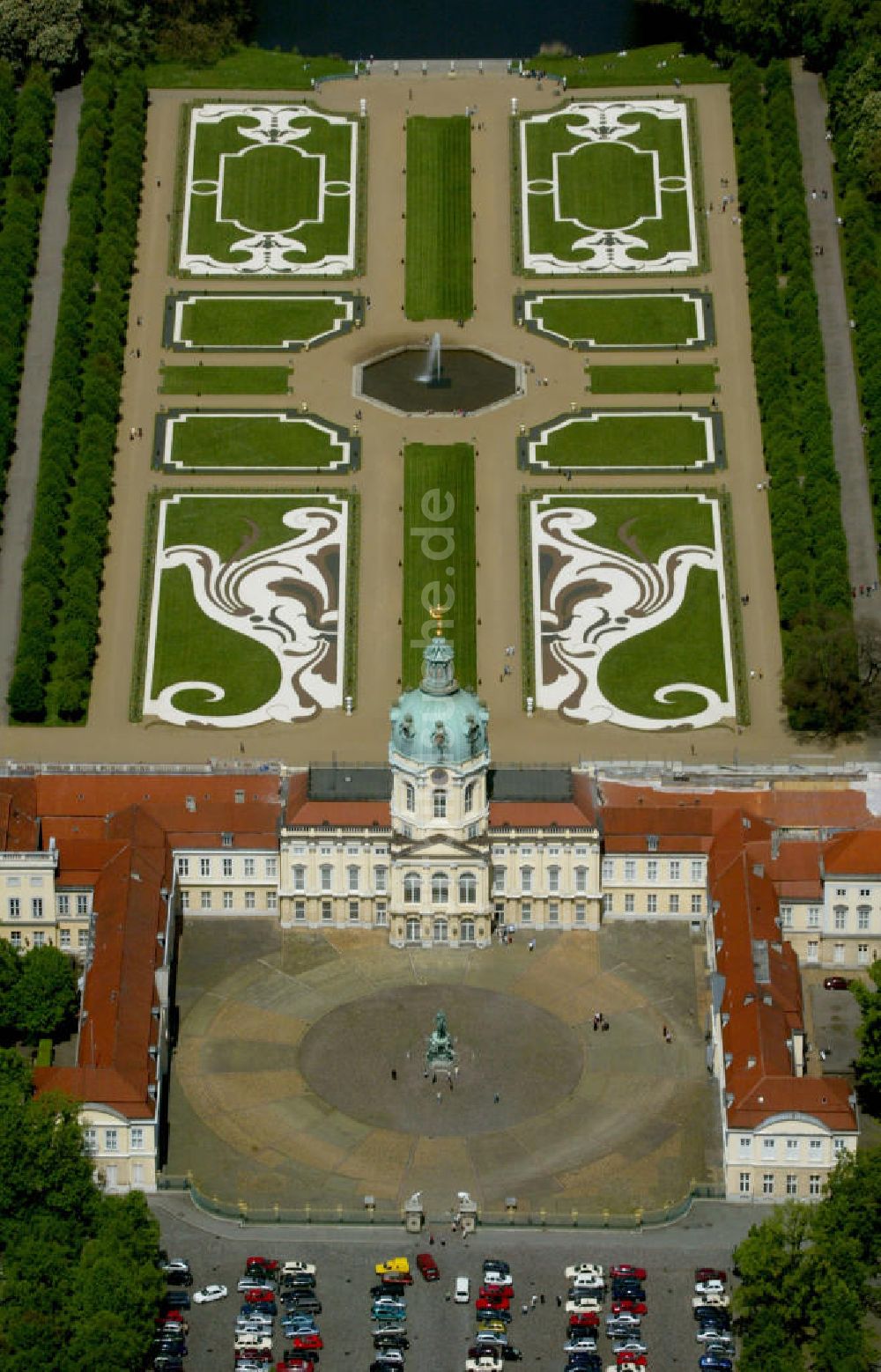 Berlin aus der Vogelperspektive: Schloss Charlottenburger Berlin