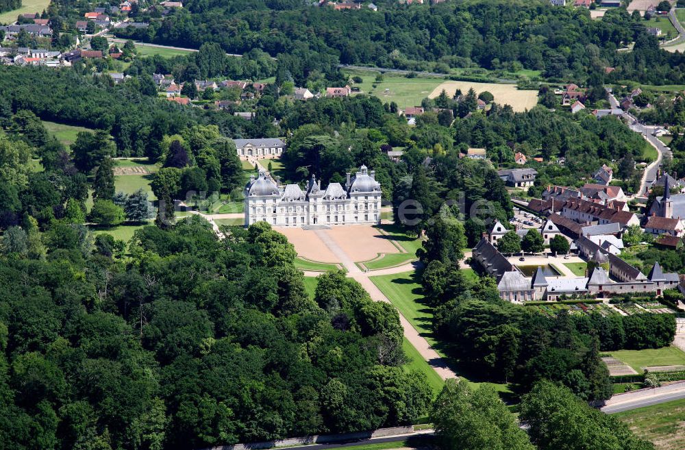 Luftbild Cheverny - Schloss Cheverny in der Gemeinde Cheverny im Loiretal