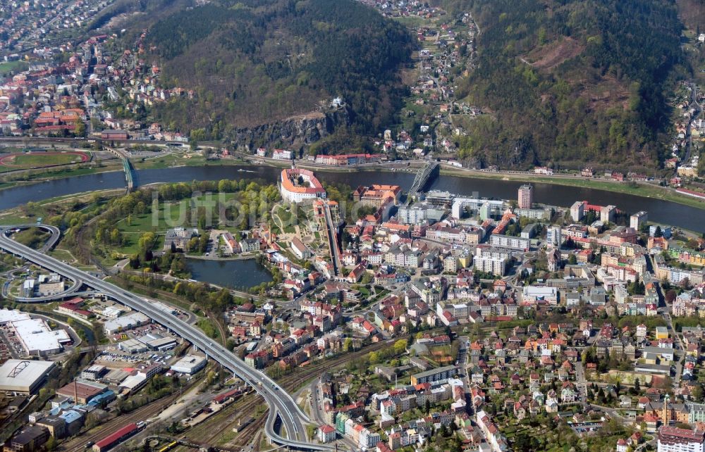 Tetschen-Bodenbach, Decin aus der Vogelperspektive: Schloss Decin im vormaligen Tetschen-Bodenbach in der Tschechischen Republik