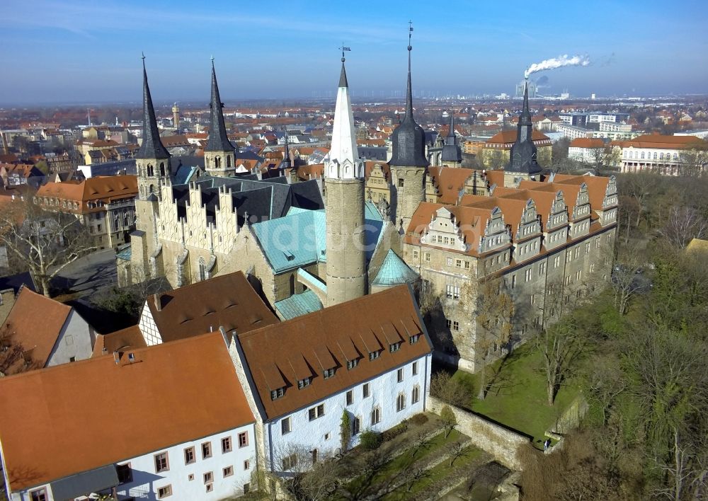 Merseburg von oben - Schloß mit dem Dom St. Johannes d. T. und Laurentius , einem Bauwerk der mit Strasse der Romanik in Merseburg im Bundesland Sachsen-Anhalt