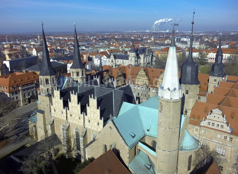 Merseburg aus der Vogelperspektive: Schloß mit dem Dom St. Johannes d. T. und Laurentius , einem Bauwerk der mit Strasse der Romanik in Merseburg im Bundesland Sachsen-Anhalt