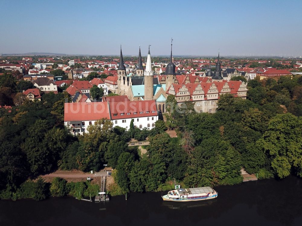 Merseburg (Saale) von oben - Schloß mit dem Dom St. Johannes und St.Laurentius , einem Bauwerk der Strasse der Romanik in Merseburg im Bundesland Sachsen-Anhalt