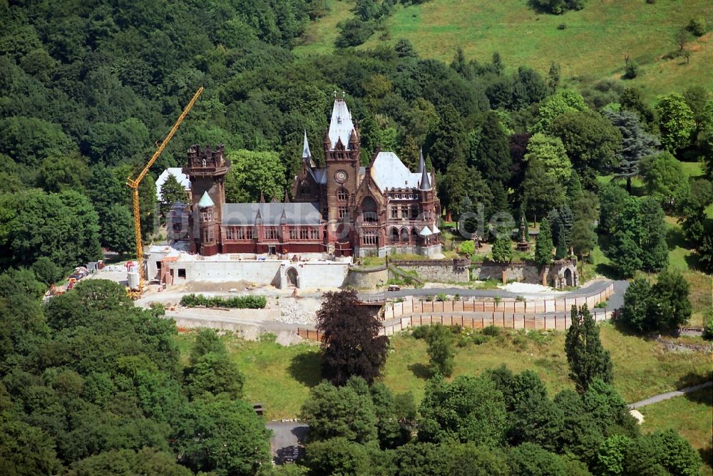 Königswinter aus der Vogelperspektive: Schloss Drachenburg am Rhein in Königswinter im Bundesland Nordrhein-Westfalen NRW