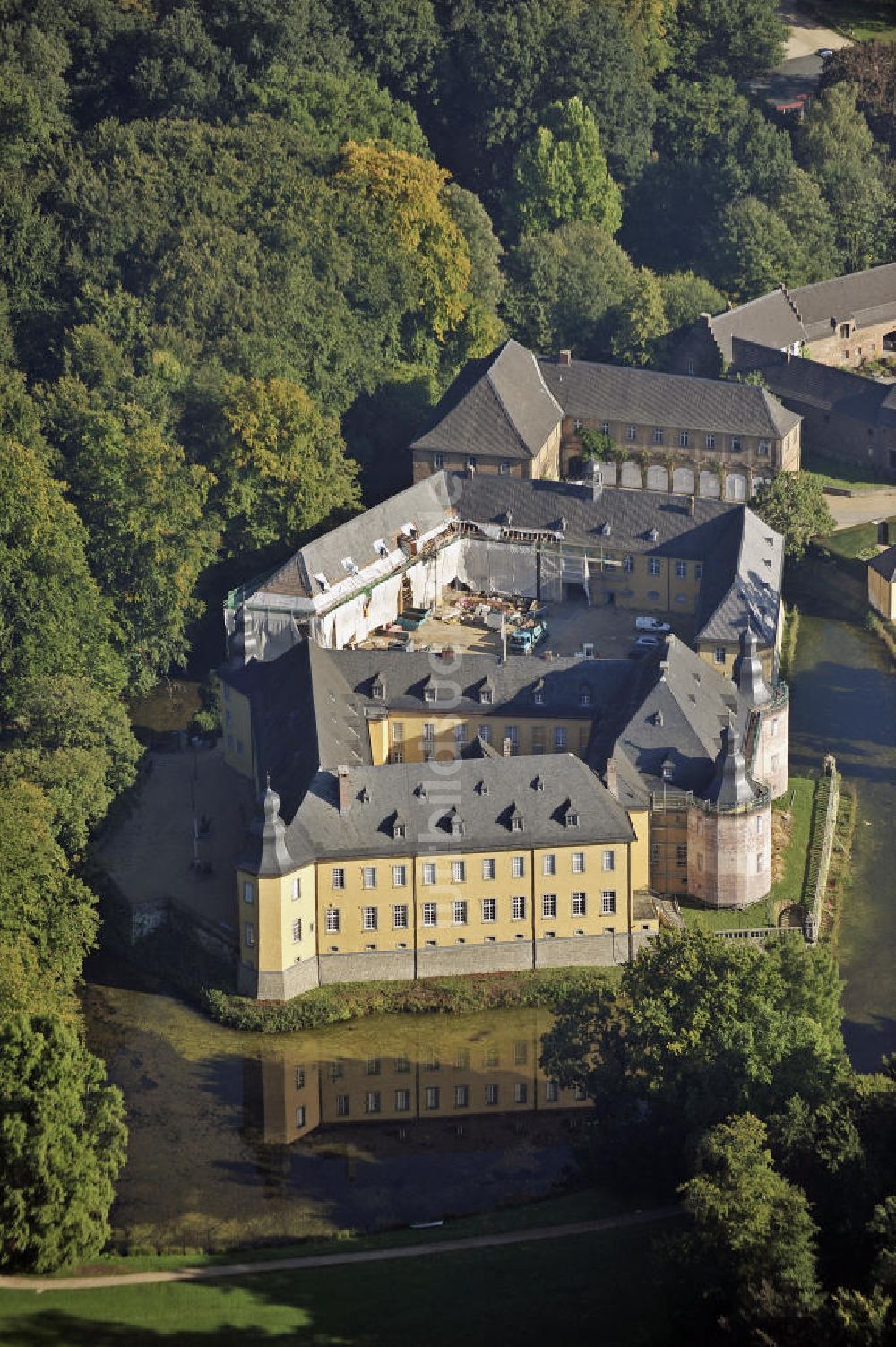 Luftaufnahme Jüchen - Schloss Dyck in Jüchen