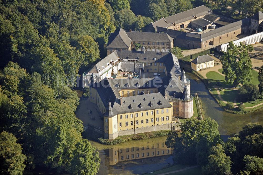 Luftbild Jüchen - Schloss Dyck in Jüchen