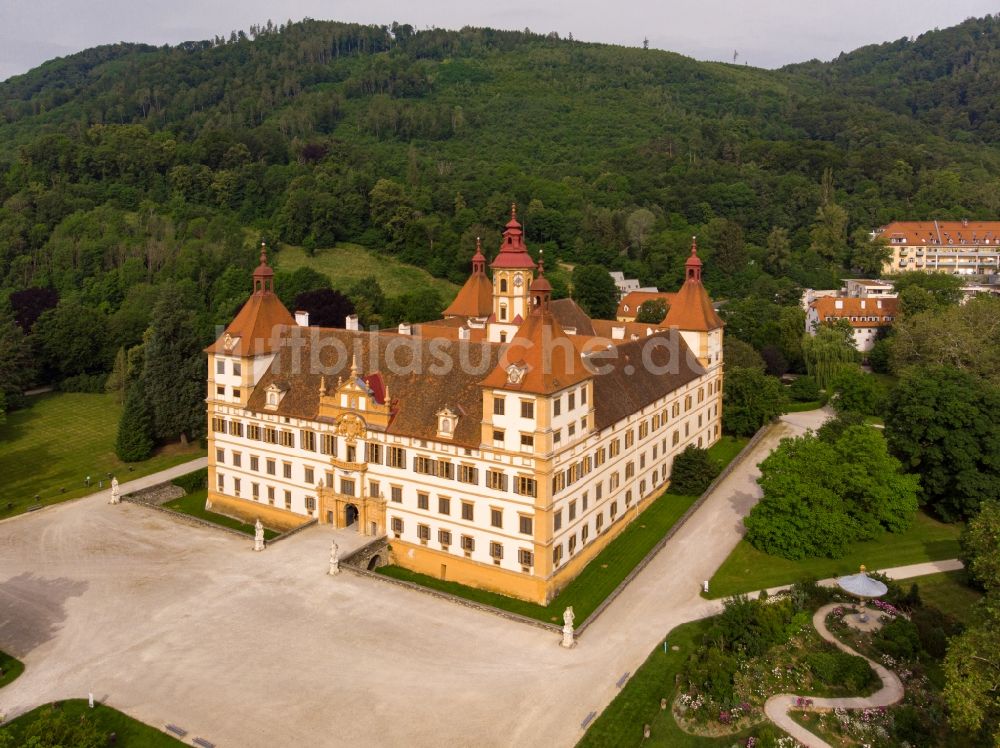 Graz aus der Vogelperspektive: Schloß Eggenberg in Graz in der Steiermark, Österreich