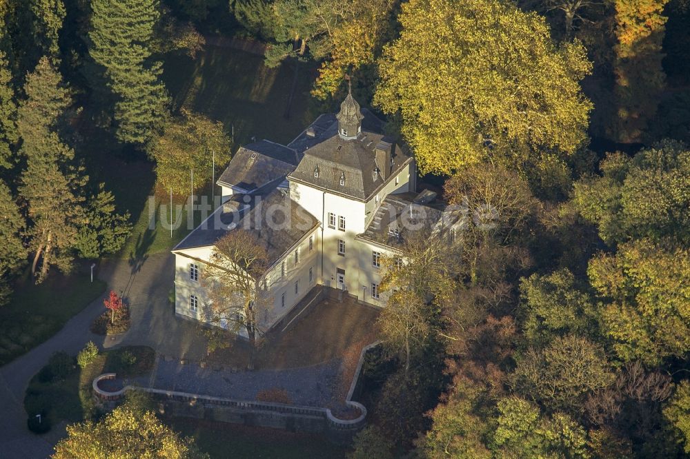 Düsseldorf Eller von oben - Schloss Eller (ehemals Haus Eller genannt) im gleichnamigen Stadtteil von Düsseldorf im Bundesland Nordrhein-Westfalen