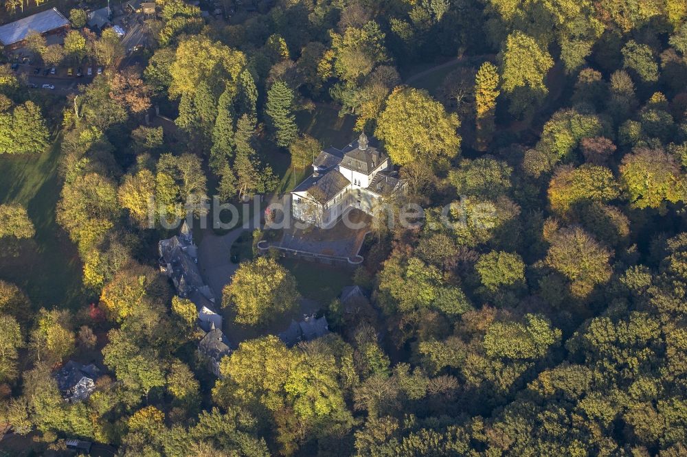 Düsseldorf Eller aus der Vogelperspektive: Schloss Eller (ehemals Haus Eller genannt) im gleichnamigen Stadtteil von Düsseldorf im Bundesland Nordrhein-Westfalen