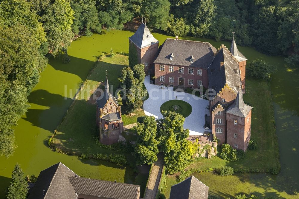 Wassenberg aus der Vogelperspektive: Schloss Elsum in Wassenberg im Bundesland Nordrhein-Westfalen