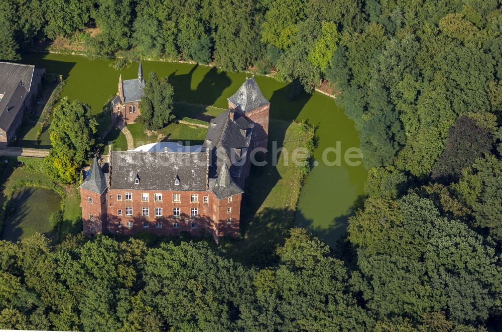 Wassenberg aus der Vogelperspektive: Schloss Elsum in Wassenberg im Bundesland Nordrhein-Westfalen