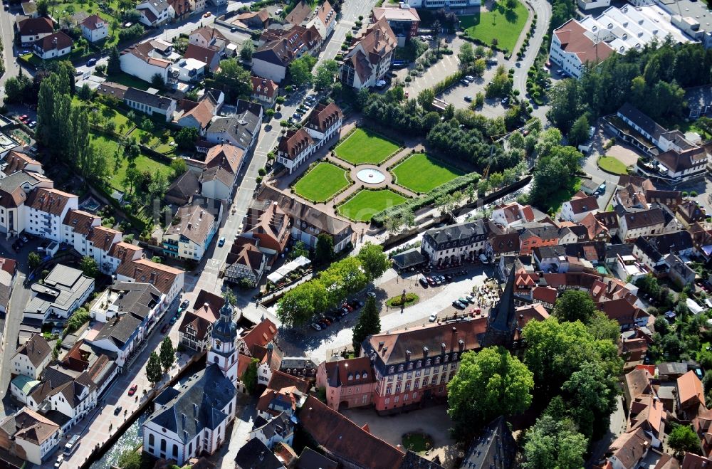 Luftaufnahme Erbach ( Odenwald ) - Schloss - Ensemble in Erbach ( Odenwald ) im Bundesland Hessen