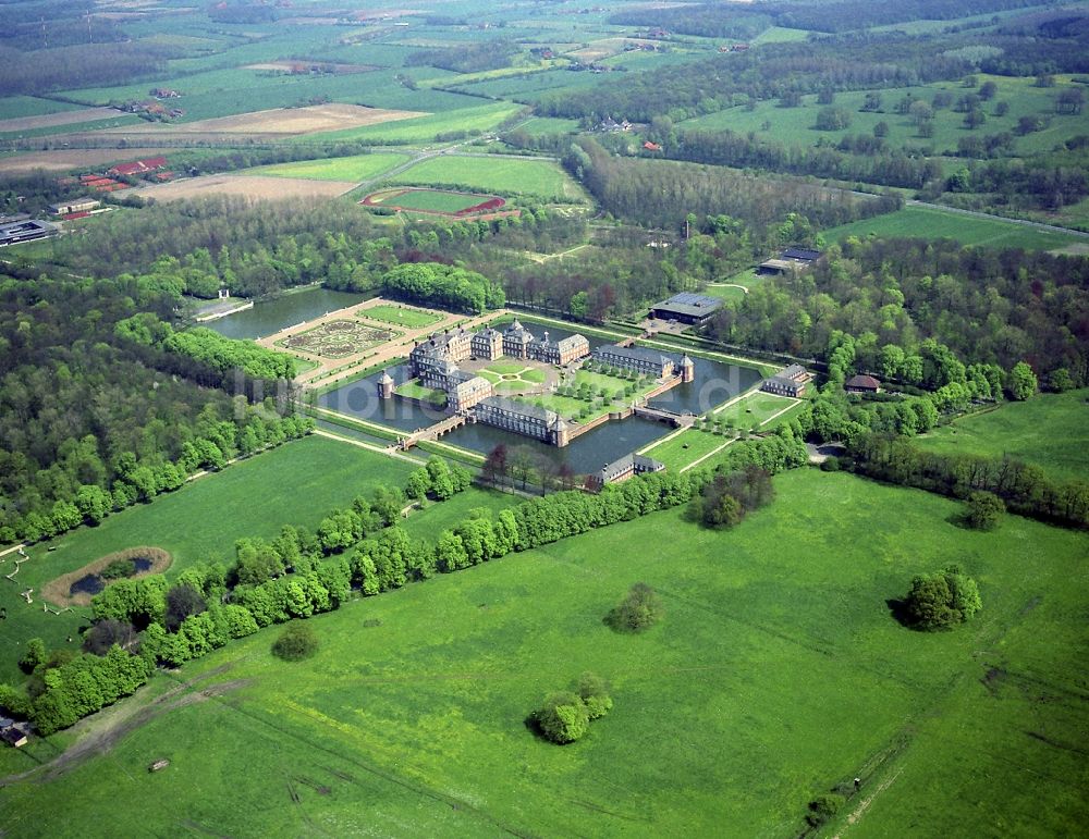 Nordkirchen von oben - Schloss der Fachhochschule für Finanzen Nordrhein Westfalen Bibliothek in Nordkirchen im Bundesland Nordrhein-Westfalen, Deutschland