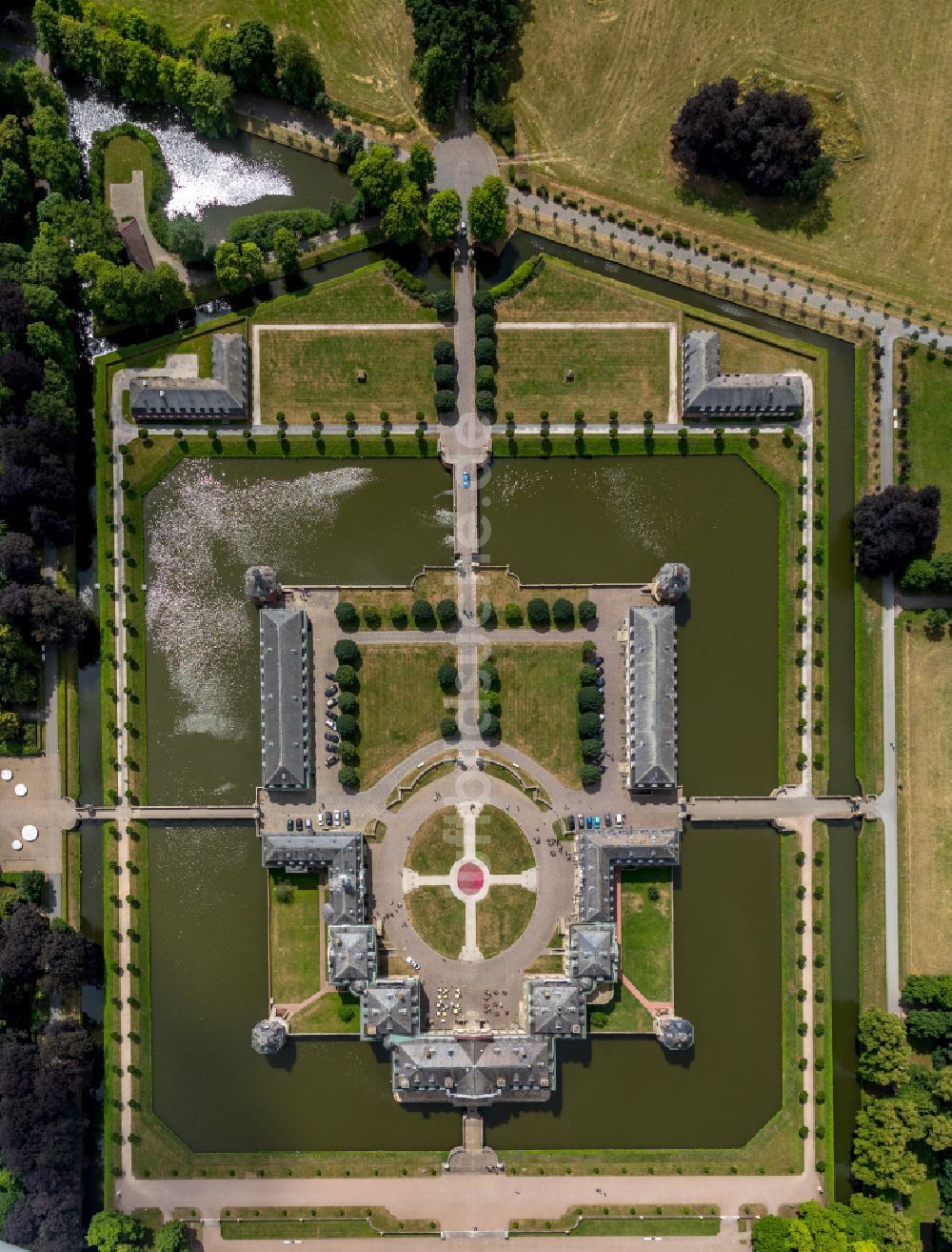 Nordkirchen von oben - Schloss der Fachhochschule für Finanzen Nordrhein Westfalen Bibliothek in Nordkirchen im Bundesland Nordrhein-Westfalen, Deutschland