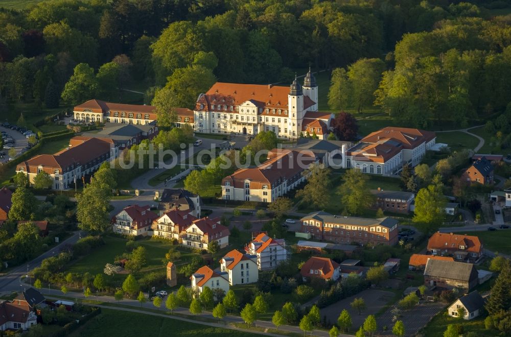 Göhren-Lebbin aus der Vogelperspektive: Schloss Fleesensee in Göhren-Lebbin im Bundesland Mecklenburg-Vorpommern