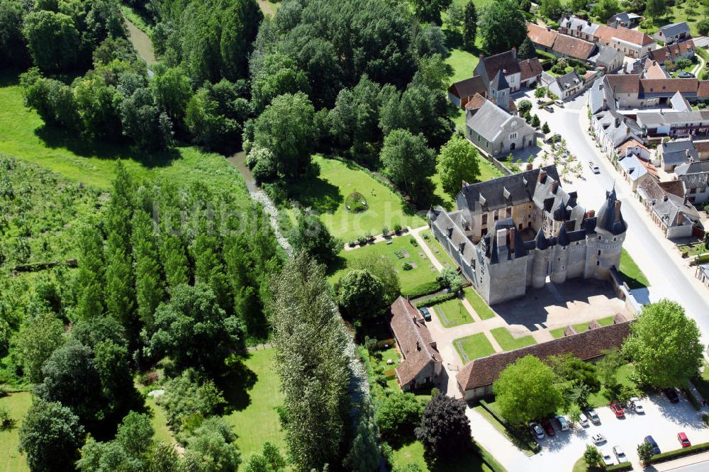 Luftaufnahme Fougers-sur-Bievre - Schloss Fougères-sur-Bièvre