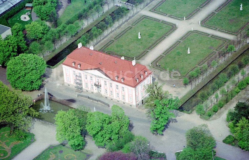 Berlin-Lichtenberg von oben - Schloß Friedrichsfelde im Tierpark in Berlin-Lichtenberg.