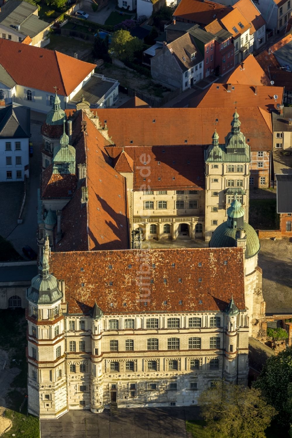 Luftaufnahme Güstrow - Schloss Güstrow im Bundesland Mecklenburg-Vorpommern