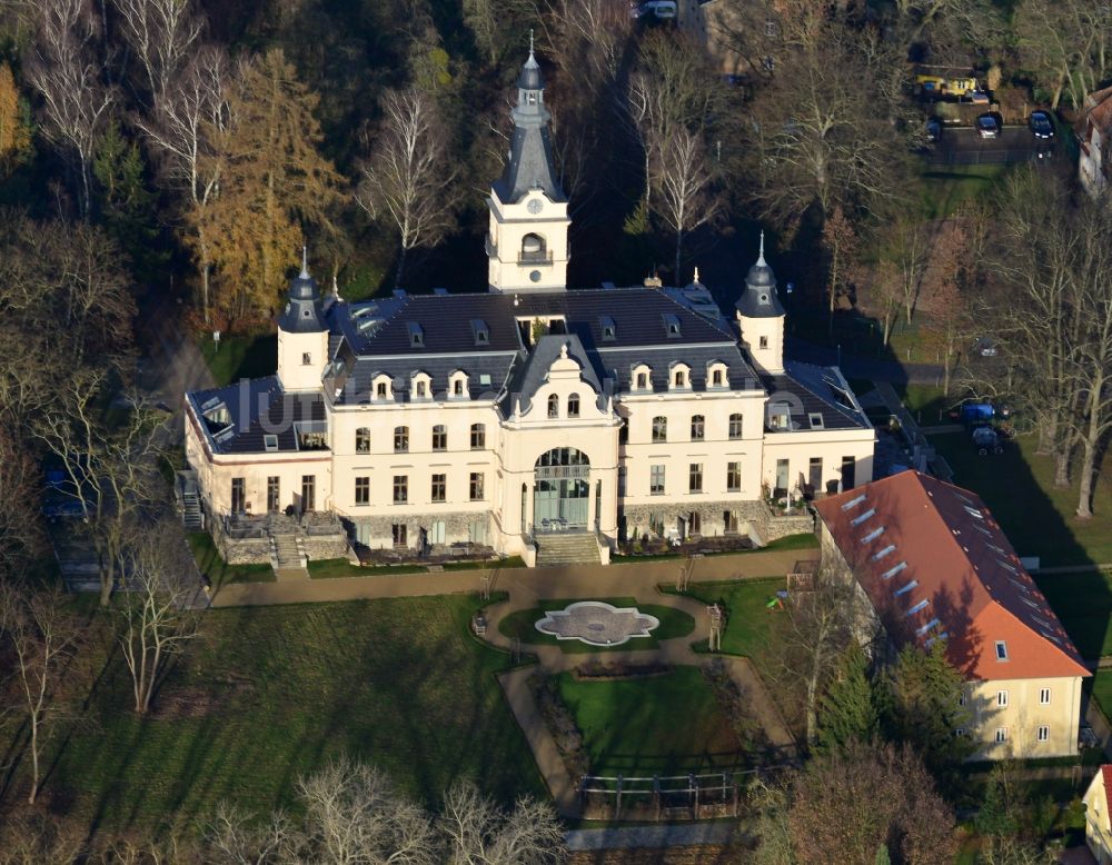 Stahnsdorf von oben - Schloß Güterfelde in Stahnsdorf im Bundesland Brandenburg