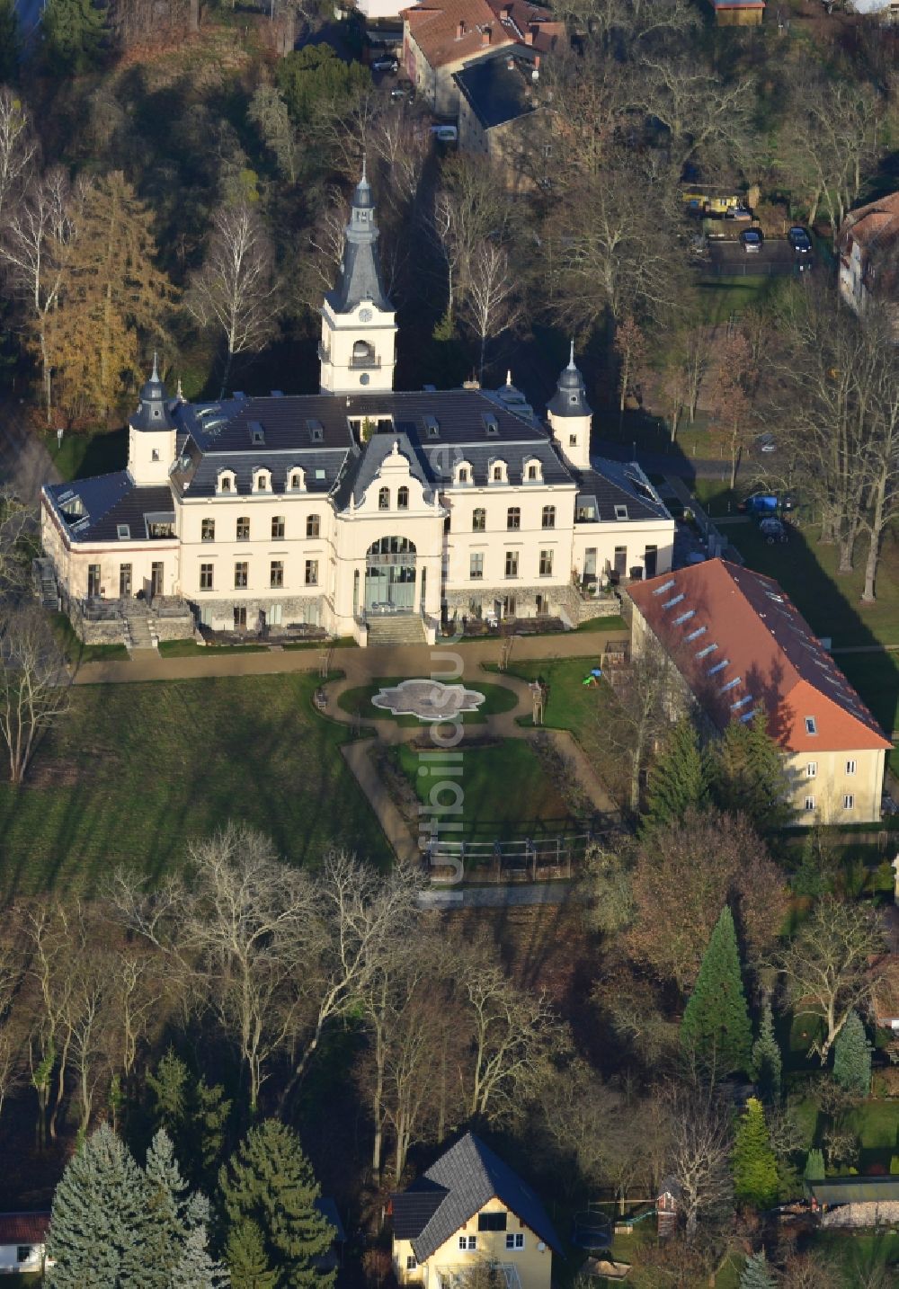 Stahnsdorf aus der Vogelperspektive: Schloß Güterfelde in Stahnsdorf im Bundesland Brandenburg