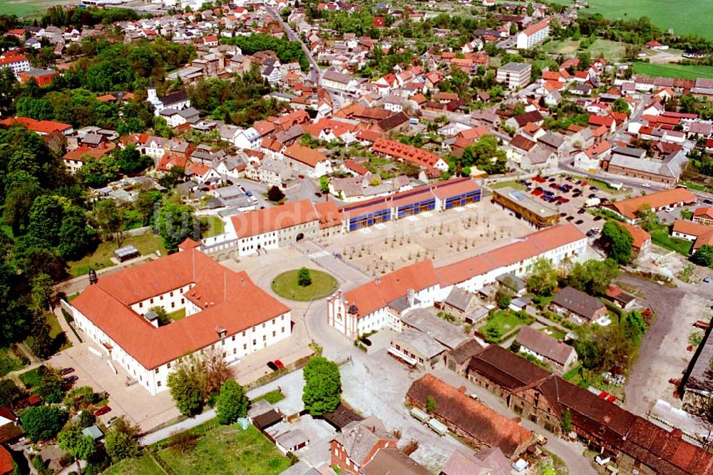 Luftbild Haldensleben/Sachsen-Anhalt - Schloß Haldensleben in Sachsen-Anhalt. Datum: 05.05.03