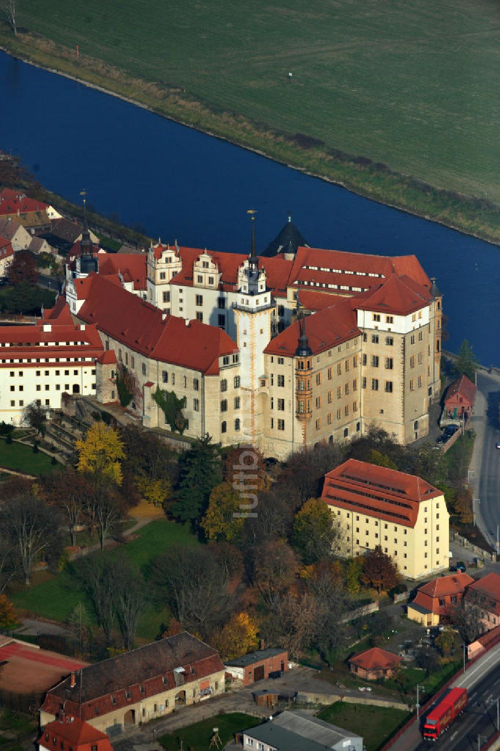 Luftaufnahme Torgau - Schloss Hartenfels in Torgau an der Elbe