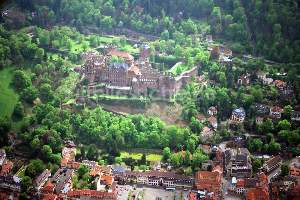 Heidelberg aus der Vogelperspektive: Schloss Heidelberg in Heidelberg im Bundesland Baden-Württemberg