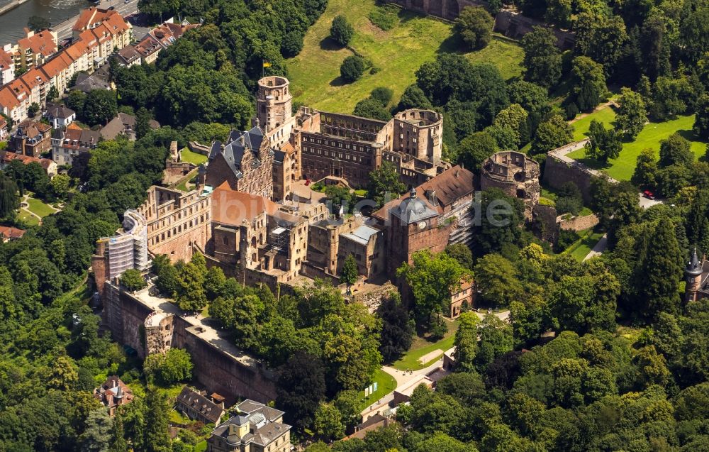 Heidelberg aus der Vogelperspektive: Schloss Heidelberg in Heidelberg im Bundesland Baden-Württemberg