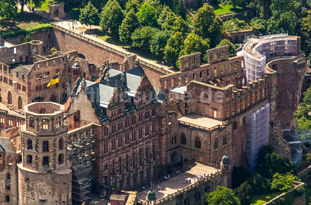 Heidelberg von oben - Schloss Heidelberg in Heidelberg im Bundesland Baden-Württemberg