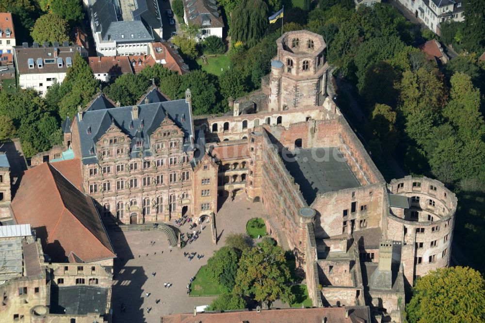 Heidelberg aus der Vogelperspektive: Schloss Heidelberg in Heidelberg im Bundesland Baden-Württemberg