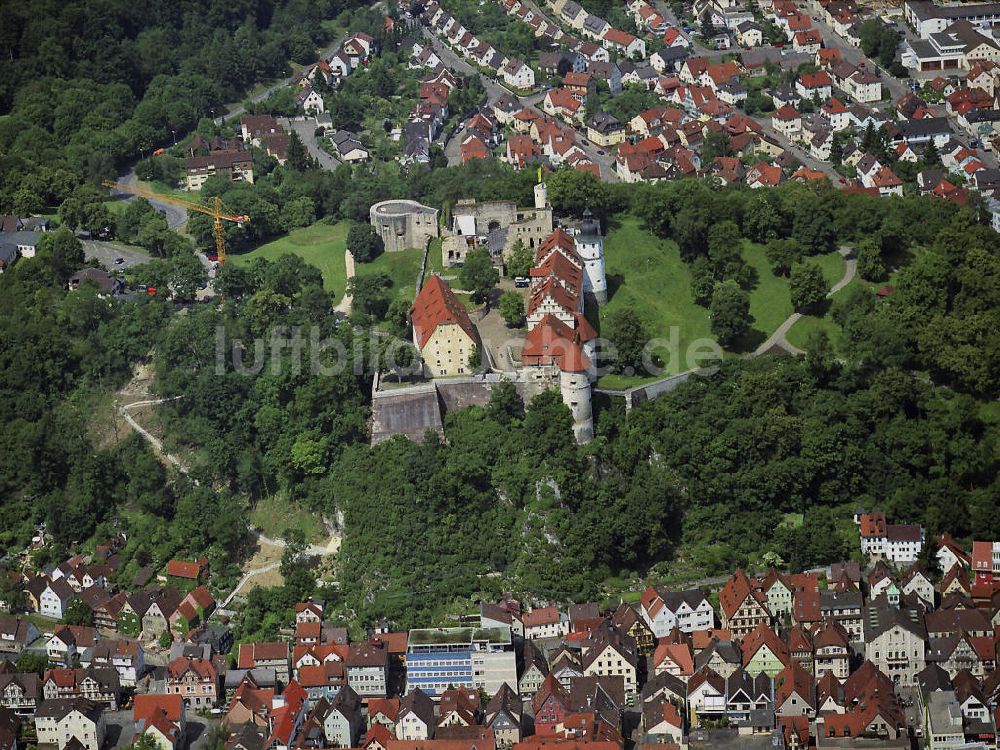 Luftaufnahme Heidenheim an der Brenz - Schloss Hellenstein , einer über der Stadt Heidenheim an der Brenz gelegenen Festungsanlage