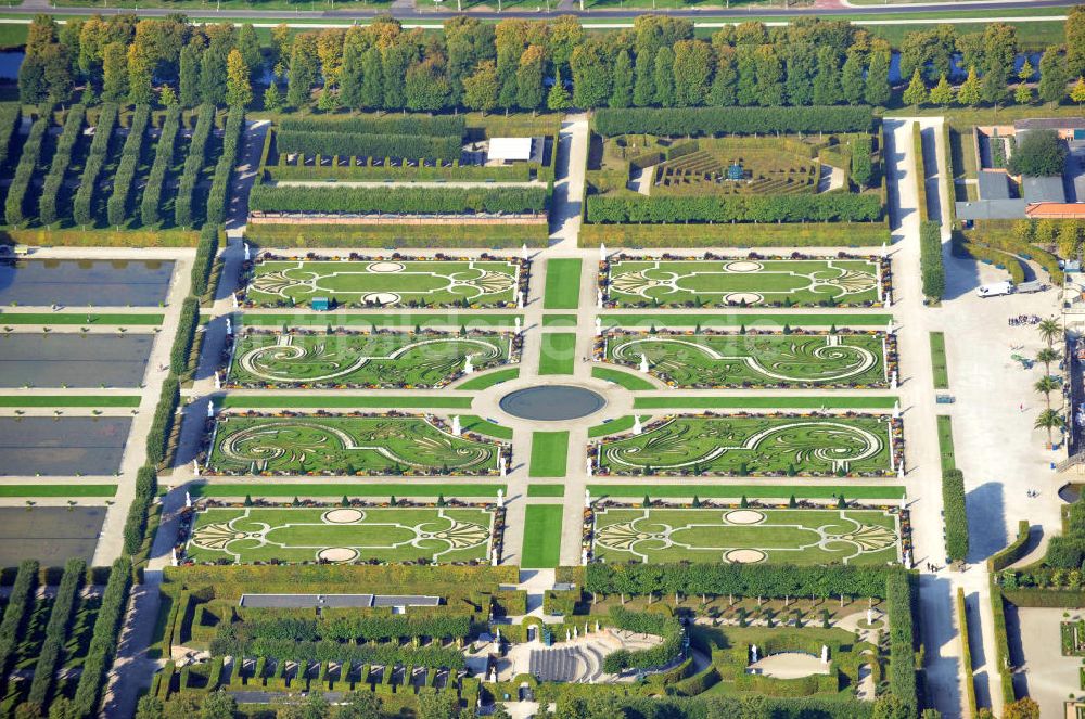 Hannover aus der Vogelperspektive: Schloss Herrenhausen Hannover