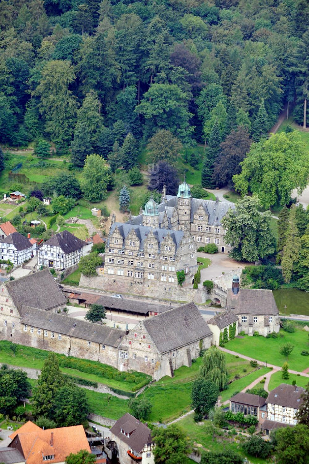 Luftaufnahme Emmerthal - Schloss Hämelschenburg in Emmerthal / Niedersachsen