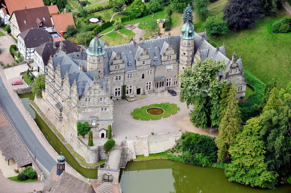 Emmerthal von oben - Schloss Hämelschenburg in Emmerthal / Niedersachsen