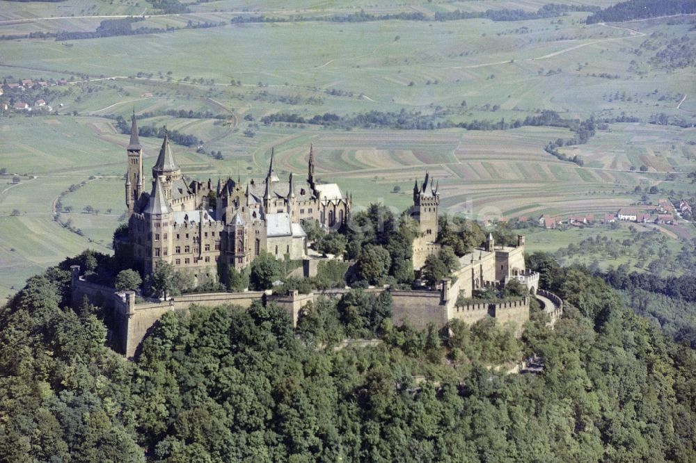 Luftaufnahme Bisingen - Schloss Hohenzollern in Bisingen im Bundesland Baden-Württemberg, Deutschland