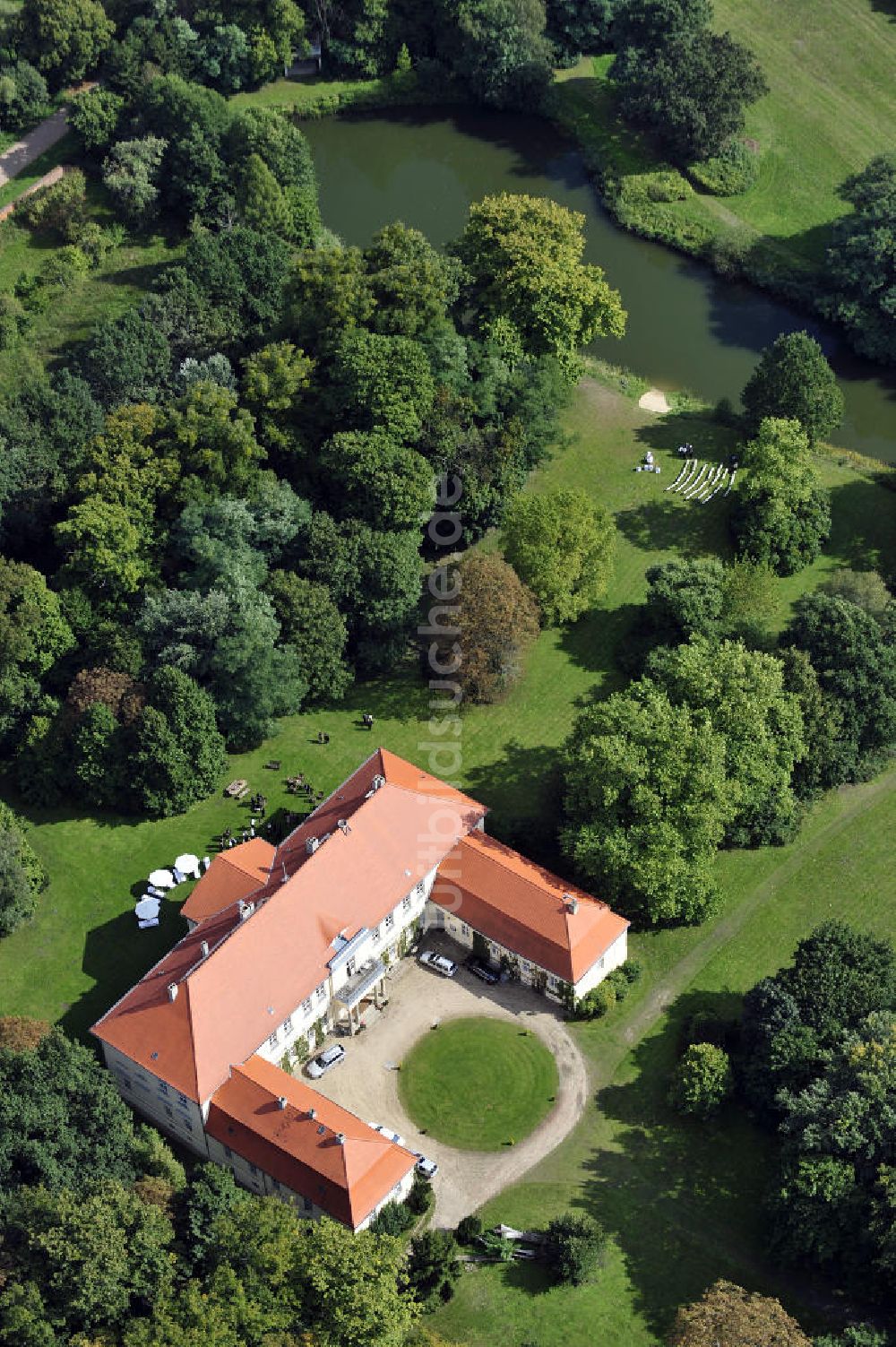 Hoppenrade aus der Vogelperspektive: Schloss Hoppenrade im Löwenberger Land / Brandenburg