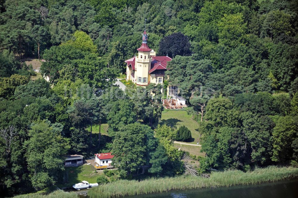 Storkow aus der Vogelperspektive: Schloss Hubertushöhe bei Storkow