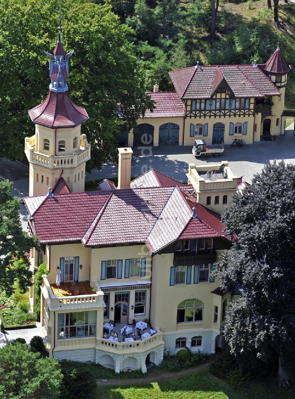 Storkow von oben - Schloss Hubertushöhe bei Storkow