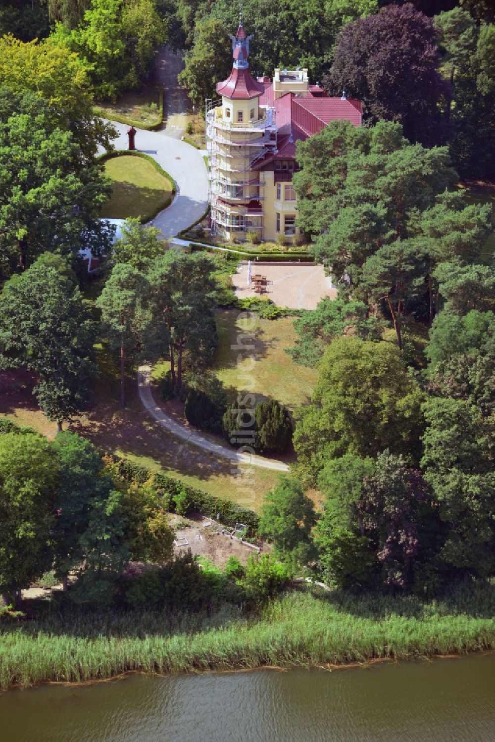 Storkow von oben - Schloss Hubertushöhe in Storkow im Bundesland Brandenburg