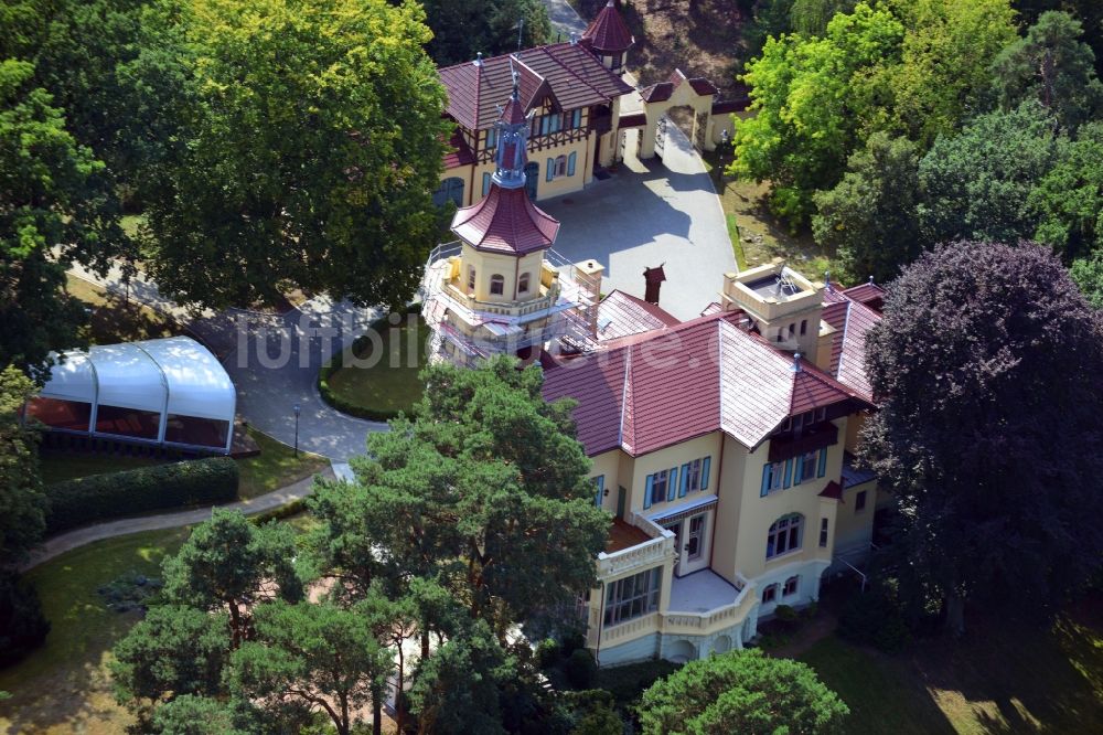 Storkow von oben - Schloss Hubertushöhe in Storkow im Bundesland Brandenburg