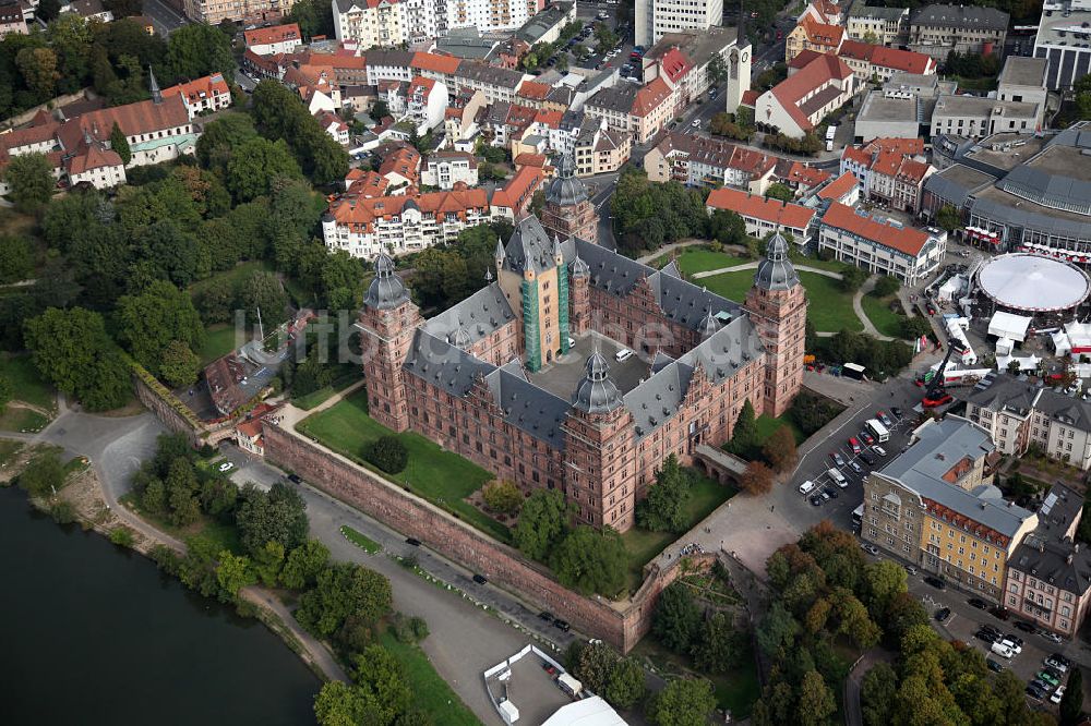 Aschaffenburg aus der Vogelperspektive: Schloss Johannisburg in Aschaffenburg