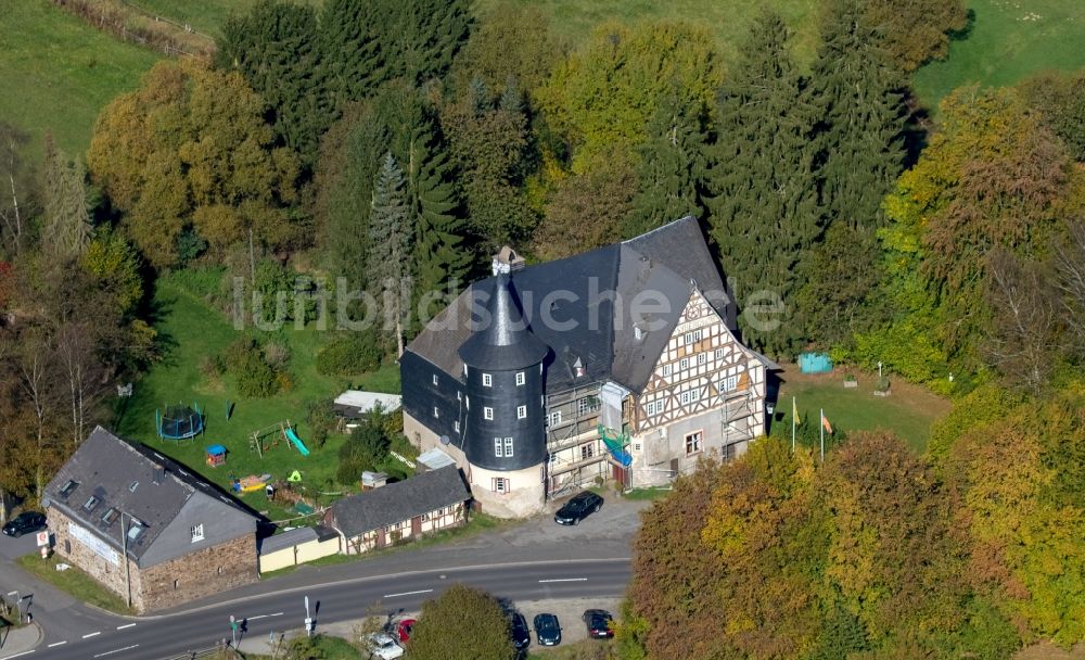 Kreuztal aus der Vogelperspektive: Schloss Junkernhees in Kreuztal im Bundesland Nordrhein-Westfalen